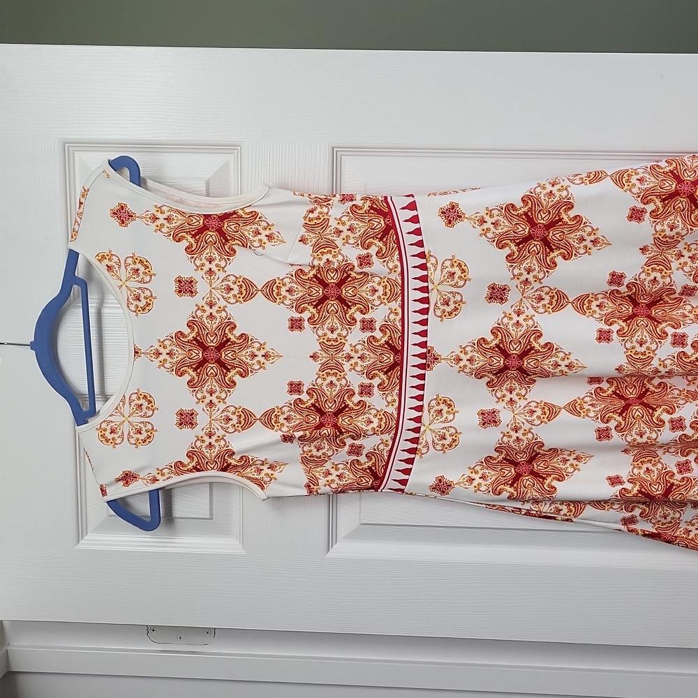 Woman's white and peach dress.  Size XS - NewYork and Company